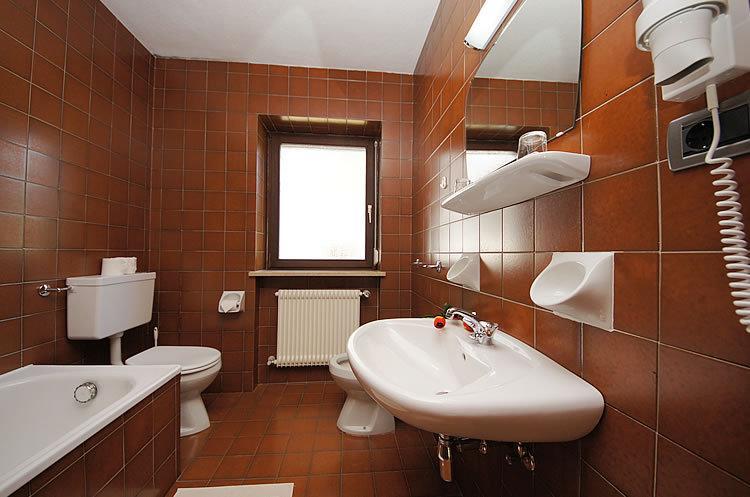 Ciasa Wallis Badia  Kamer foto
